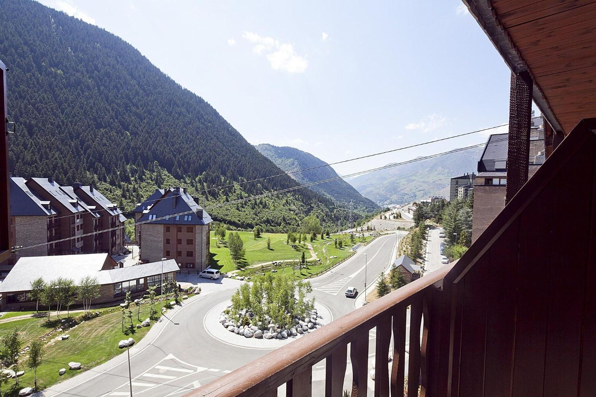 Luderna - Apartamento Con Terraza Bonaigua B2 Salient Baqueira Beret Exterior photo